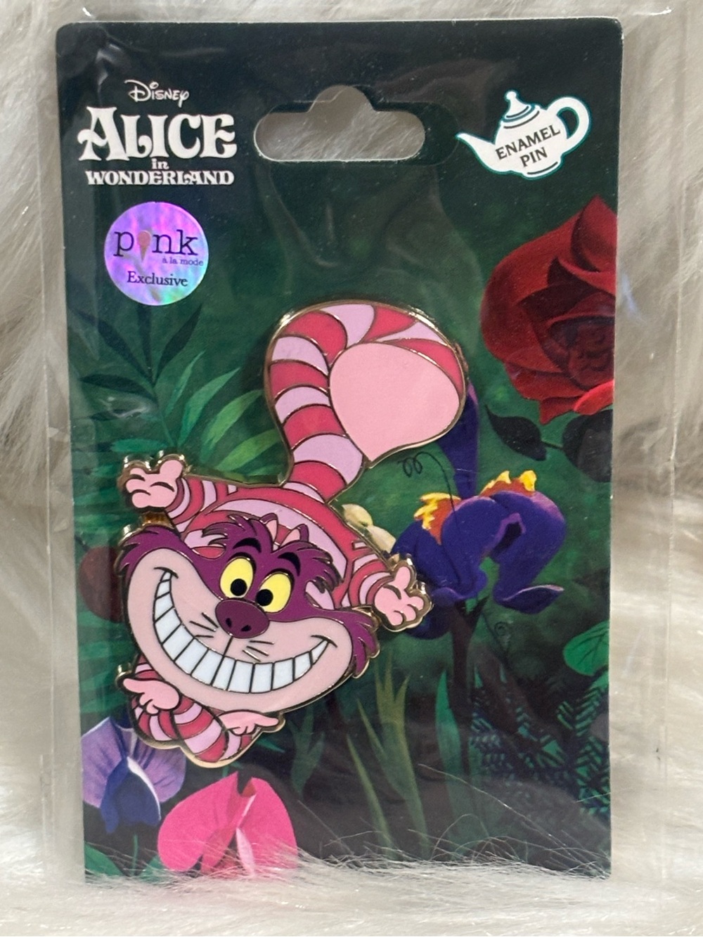 Disney Alice In Wonderland Cheshire Cat Enamel Pin New